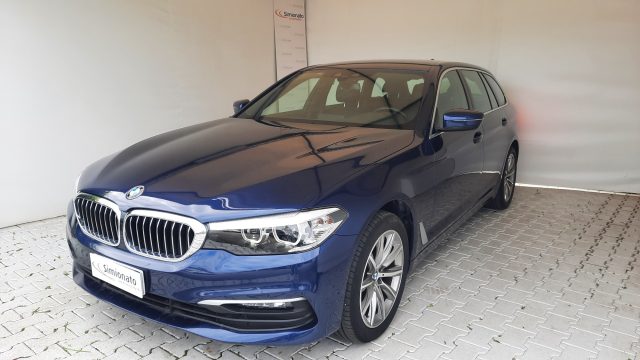BMW 520 i Touring Luxury Usato
