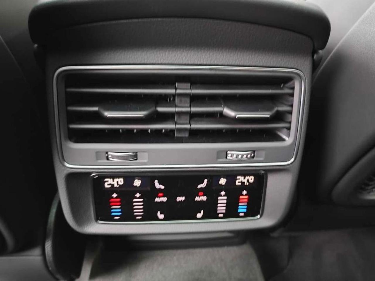 AUDI Q8 50 TDI quattro tiptronic S line FACELIFT - 17