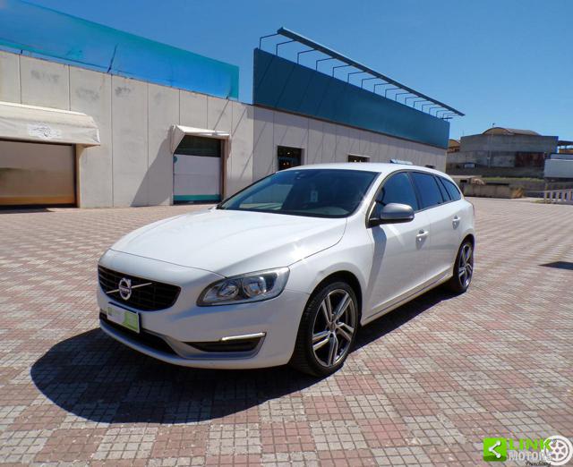 VOLVO V60 D4 Geartronic Kinetic 