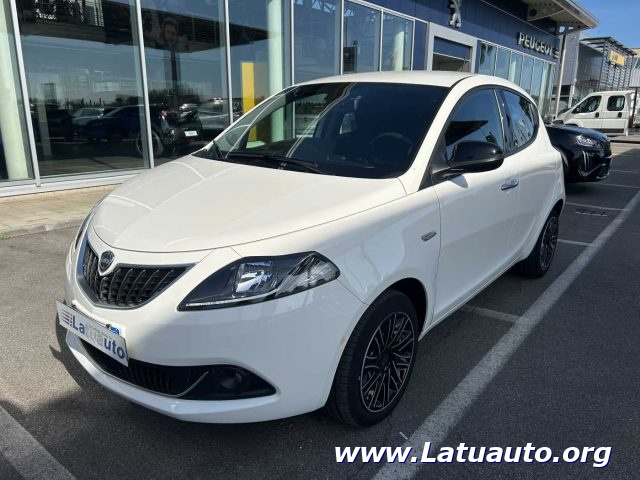 LANCIA Ypsilon Bianco pastello