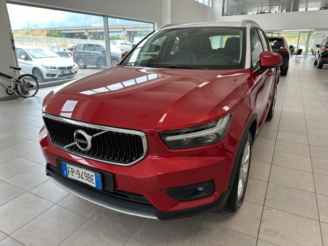 VOLVO XC40 D4 AWD Geartronic Momentum 