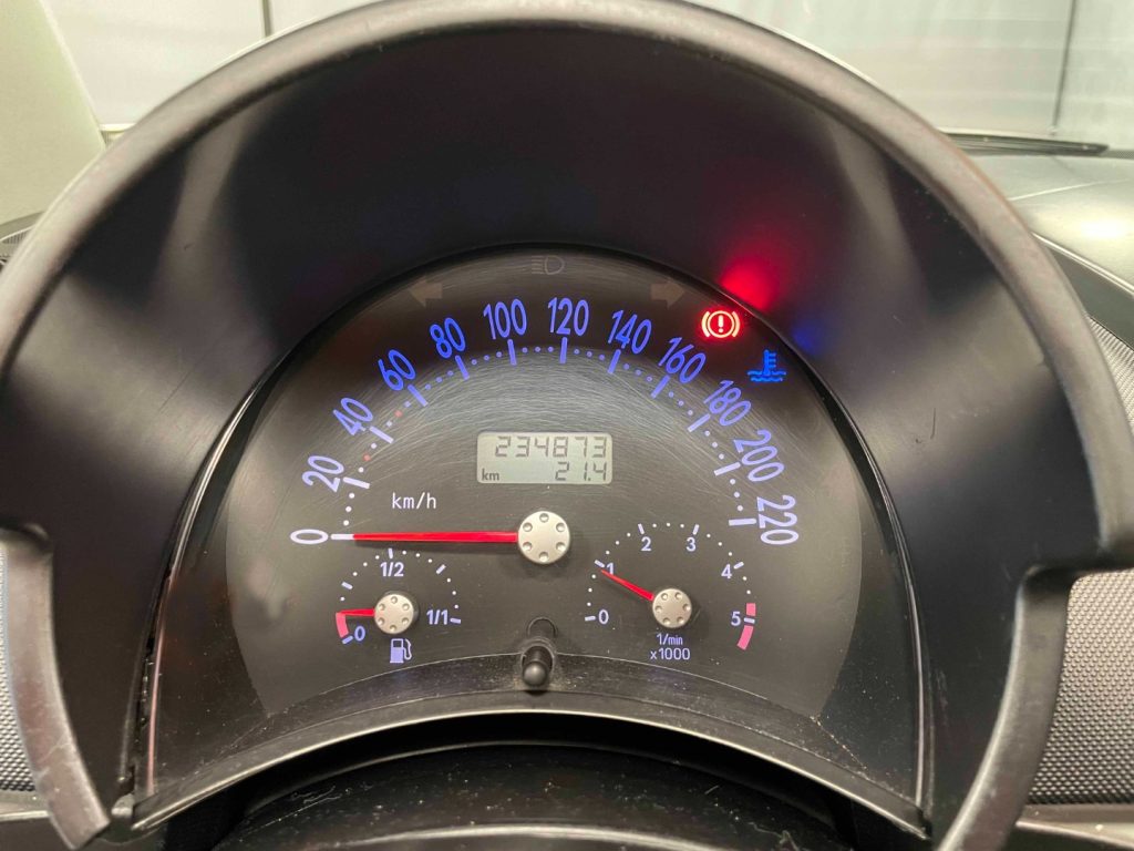 VOLKSWAGEN New Beetle 1.9 TDI 101CV CABRIO - 18