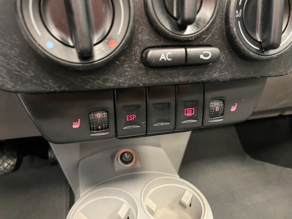 VOLKSWAGEN New Beetle 1.9 TDI 101CV CABRIO - 21