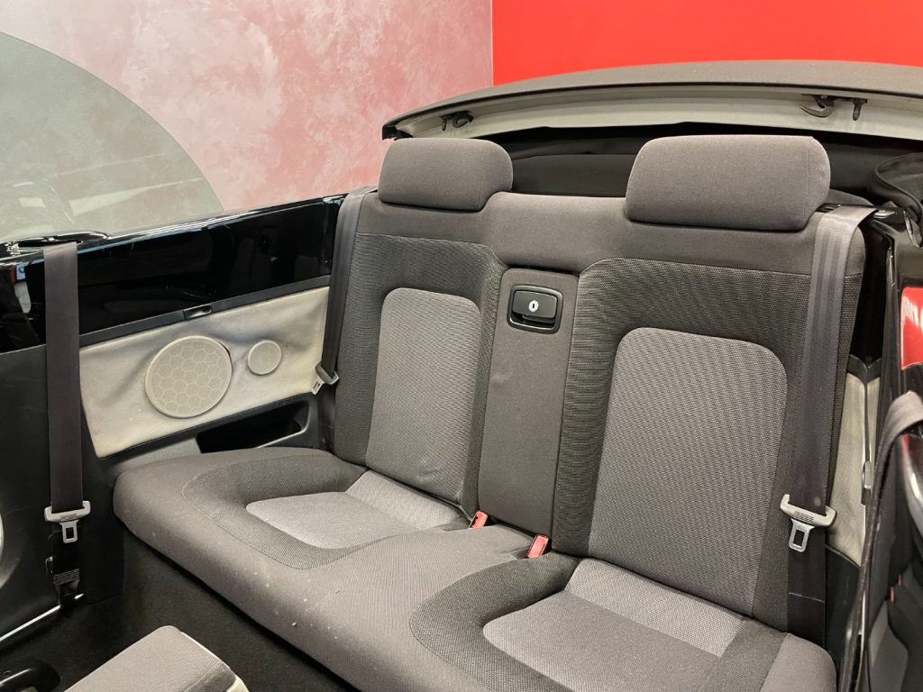 VOLKSWAGEN New Beetle 1.9 TDI 101CV CABRIO - 23