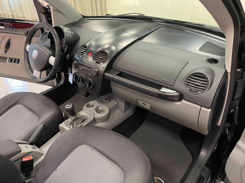 VOLKSWAGEN New Beetle 1.9 TDI 101CV CABRIO - 42