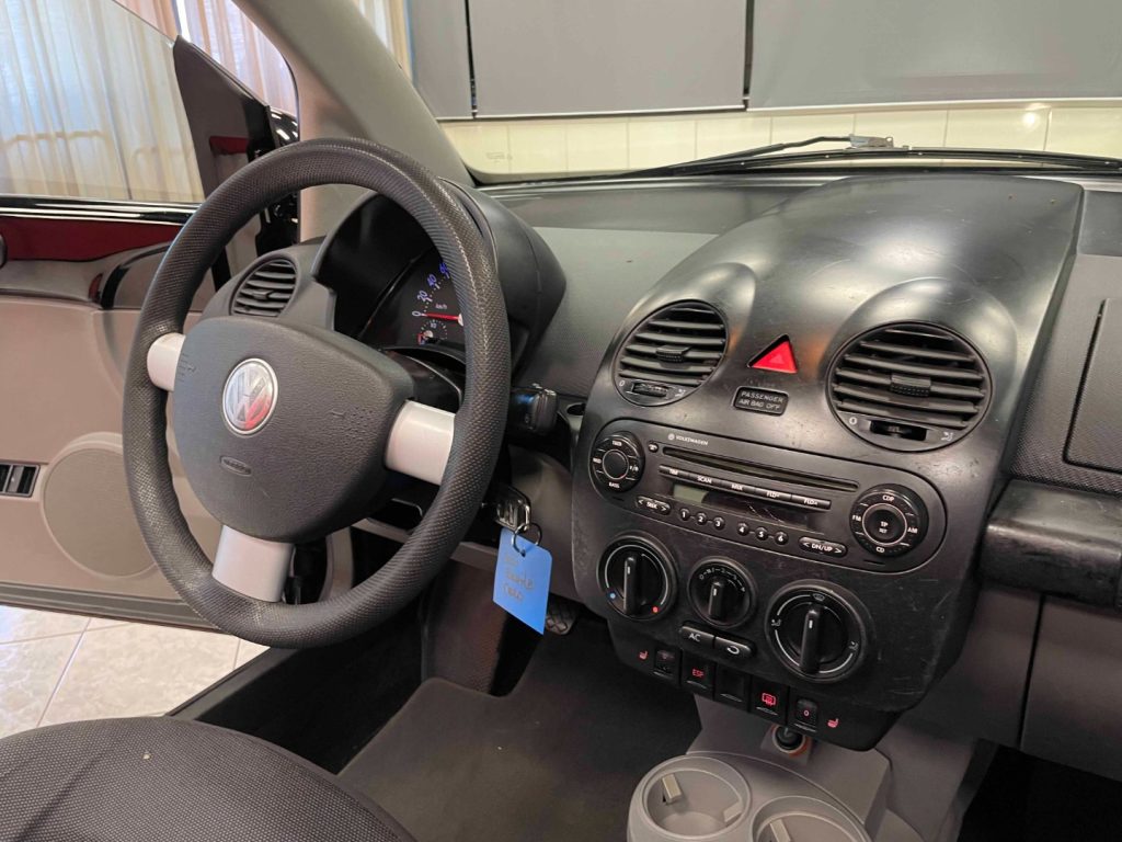 VOLKSWAGEN New Beetle 1.9 TDI 101CV CABRIO - 43