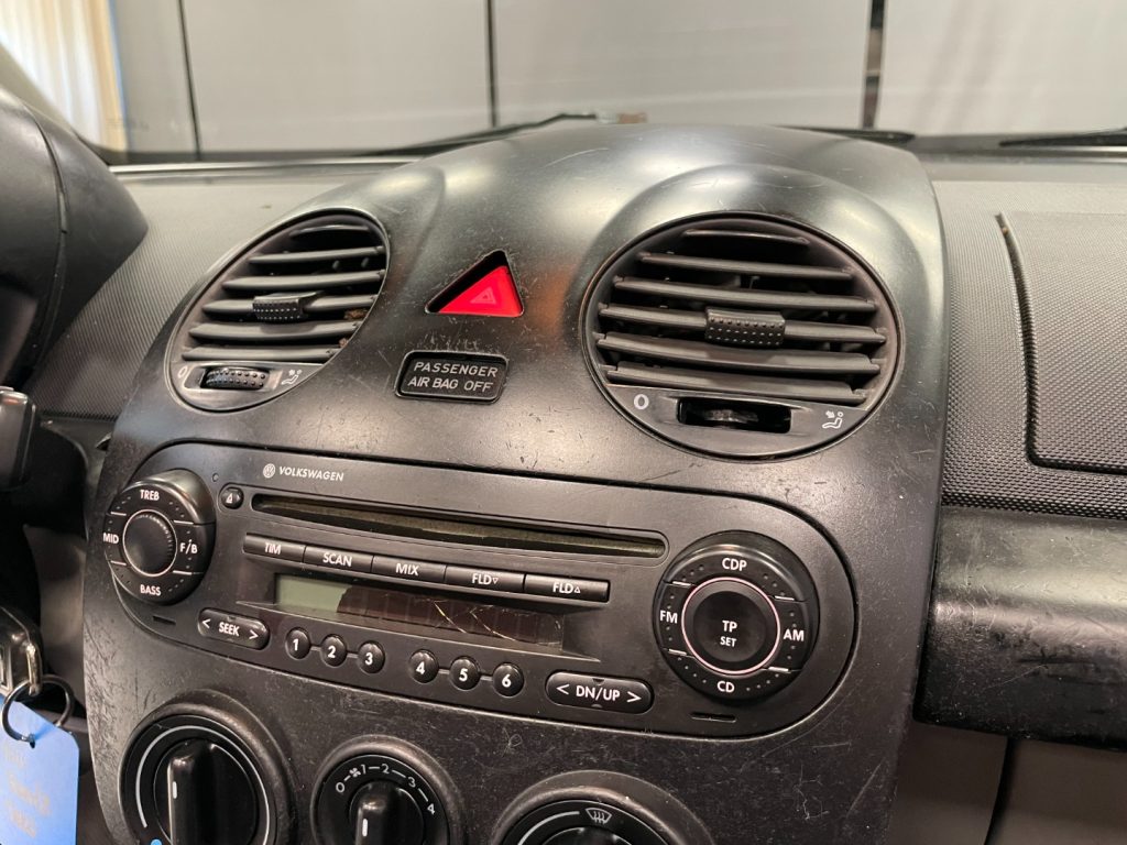 VOLKSWAGEN New Beetle 1.9 TDI 101CV CABRIO - 44