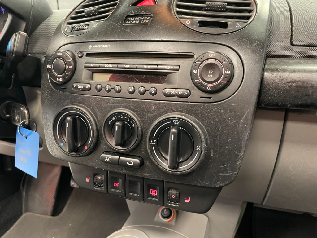 VOLKSWAGEN New Beetle 1.9 TDI 101CV CABRIO - 45