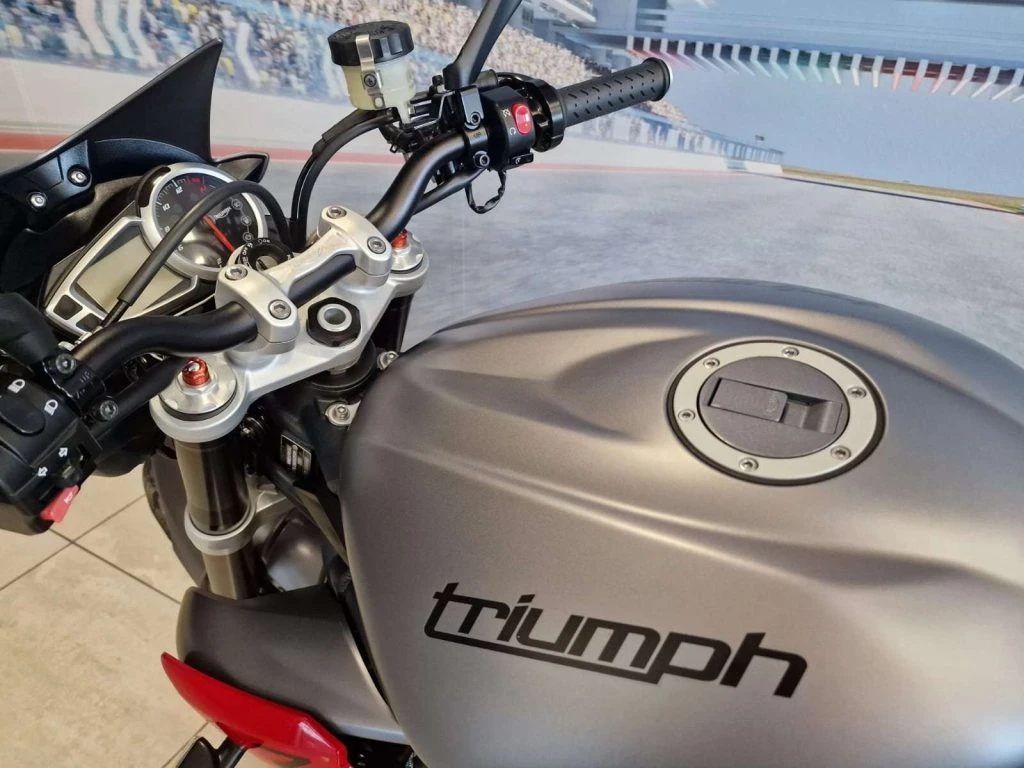 TRIUMPH Street Triple 675 R ABS - 9