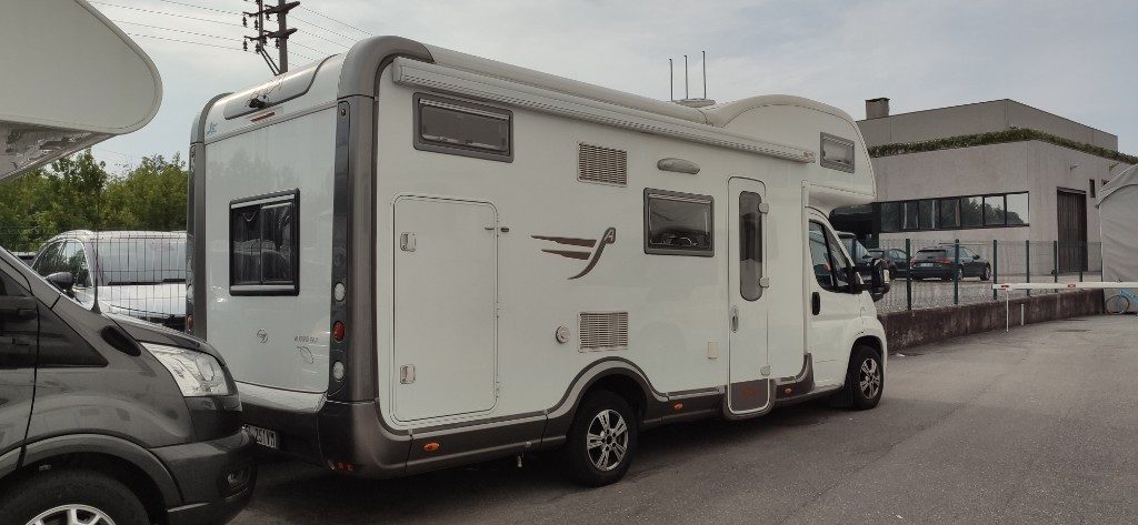 Camper semintegrale, Laika