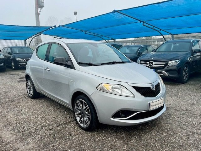 LANCIA Ypsilon 1.2 69 CV 5 porte Gold NEOPATENTATI 