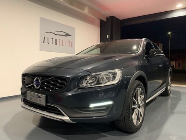 VOLVO V60 Cross Country D3 Geartronic Momentum 