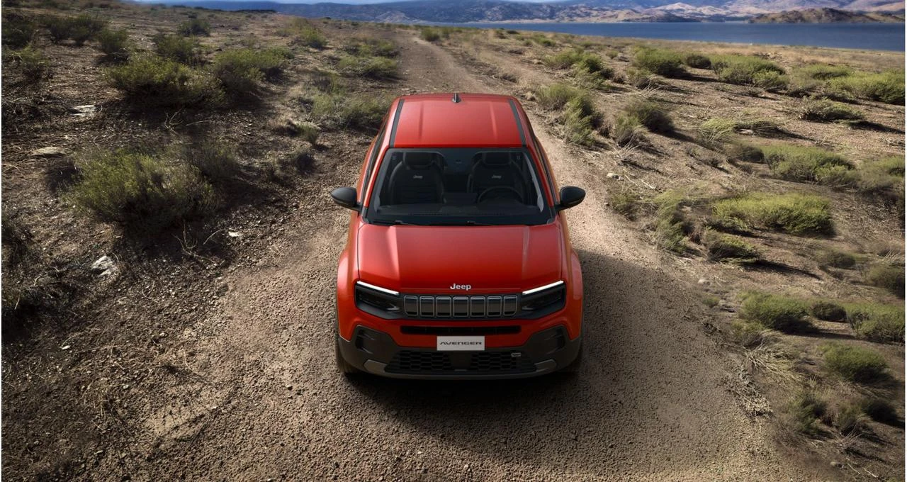 JEEP Avenger BEV LONGITUDE+ALTITUDE+SUMMIT - 4