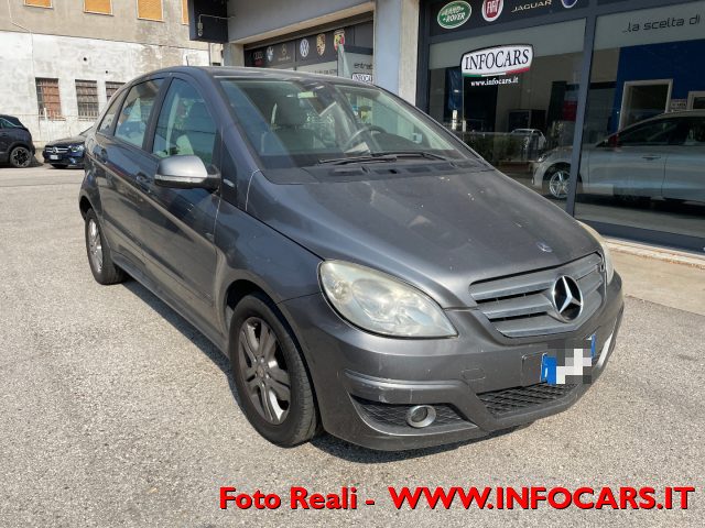 MERCEDES-BENZ B 180 Granite Crystal pastello