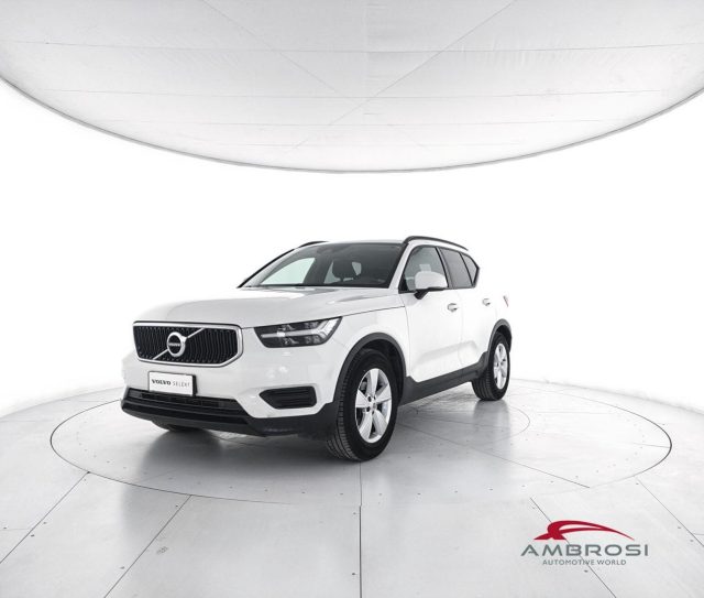 VOLVO XC40 T3 Momentum 