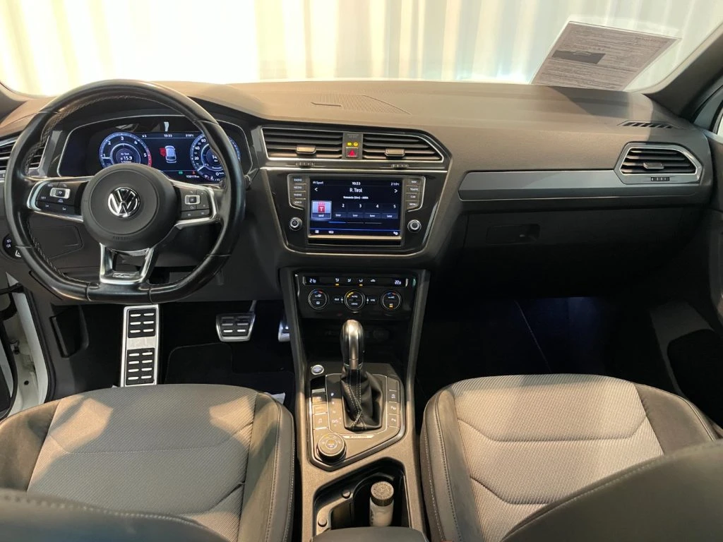 VOLKSWAGEN Tiguan 2.0 TDI DSG 4MOTION R-Line LED ACC Camera Navi - 6