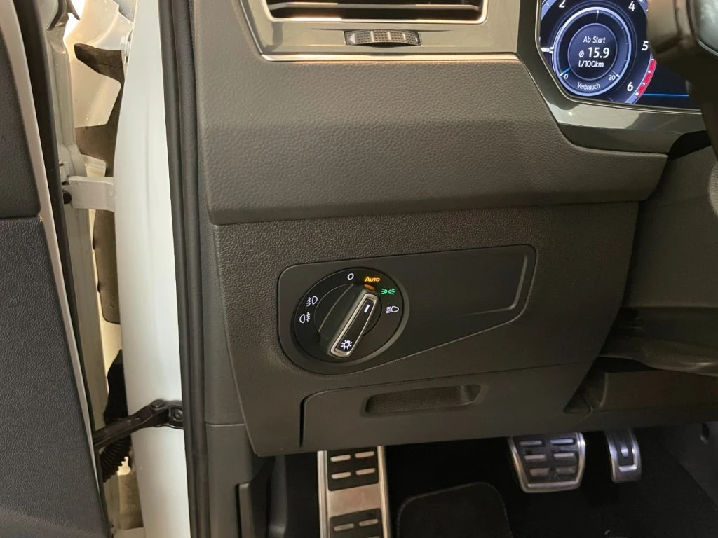 VOLKSWAGEN Tiguan 2.0 TDI DSG 4MOTION R-Line LED ACC Camera Navi - 11