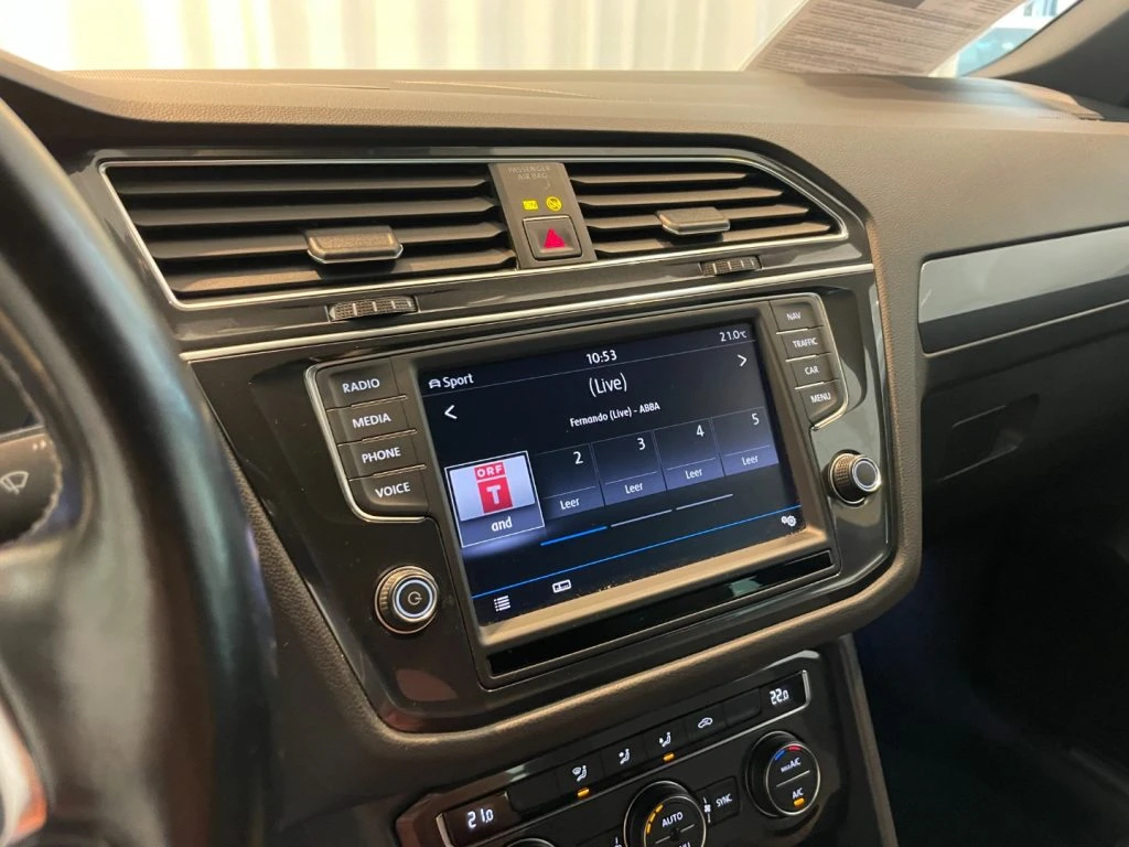 VOLKSWAGEN Tiguan 2.0 TDI DSG 4MOTION R-Line LED ACC Camera Navi - 14