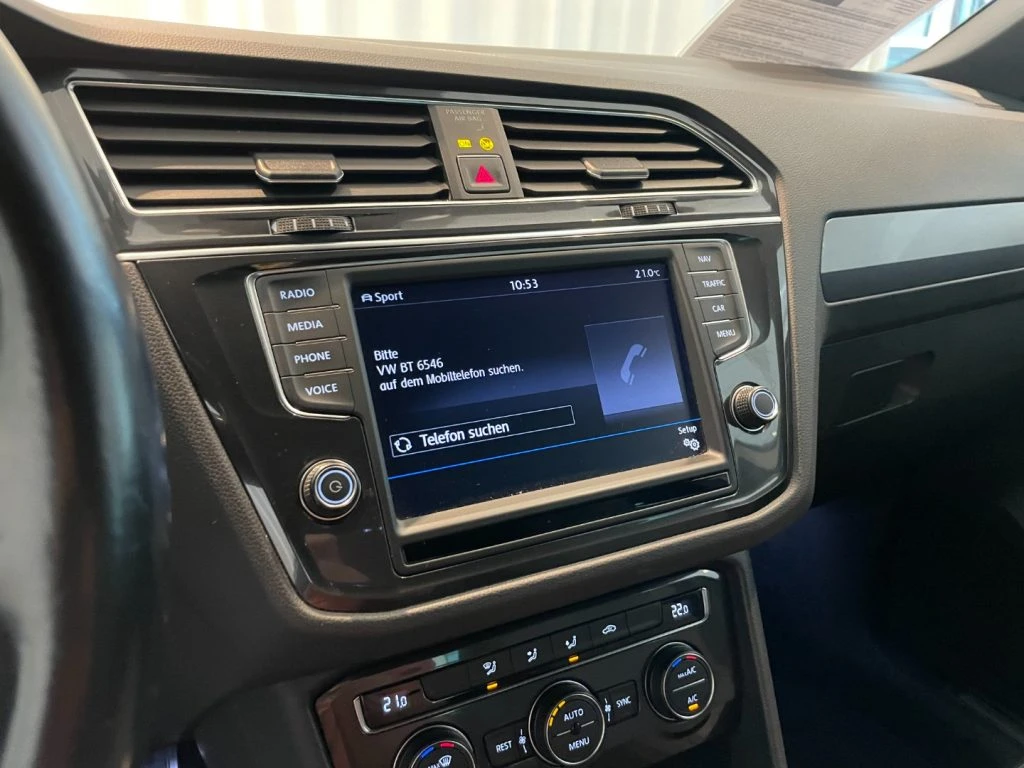 VOLKSWAGEN Tiguan 2.0 TDI DSG 4MOTION R-Line LED ACC Camera Navi - 16