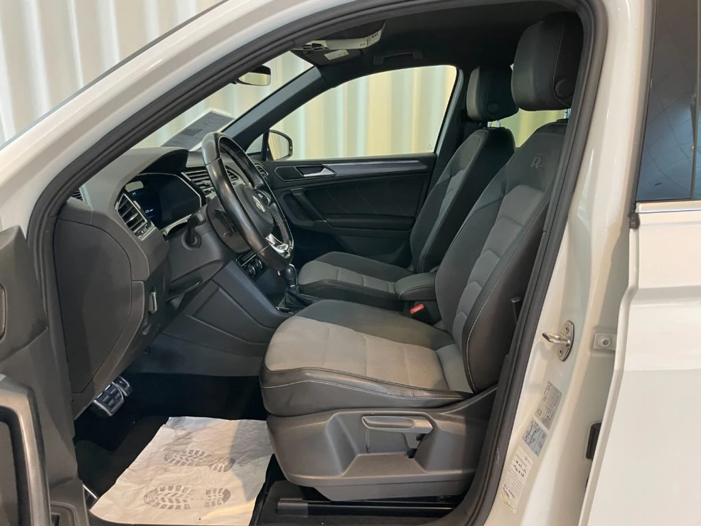 VOLKSWAGEN Tiguan 2.0 TDI DSG 4MOTION R-Line LED ACC Camera Navi - 4