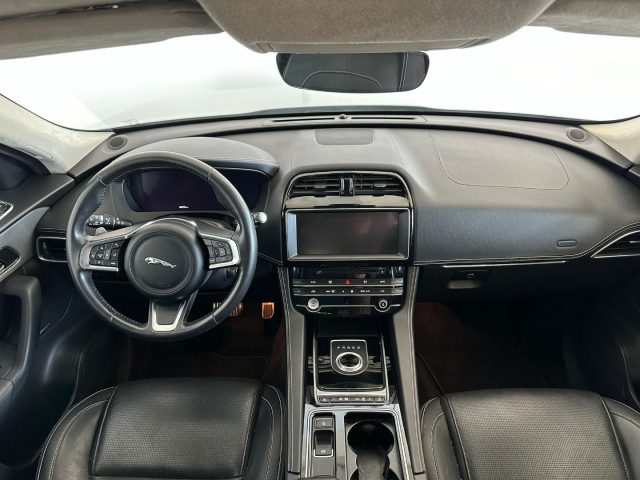 JAGUAR F-Pace 2.0 D 240 CV AWD aut. Chequered Flag*IVA ESPOSTA* - 4