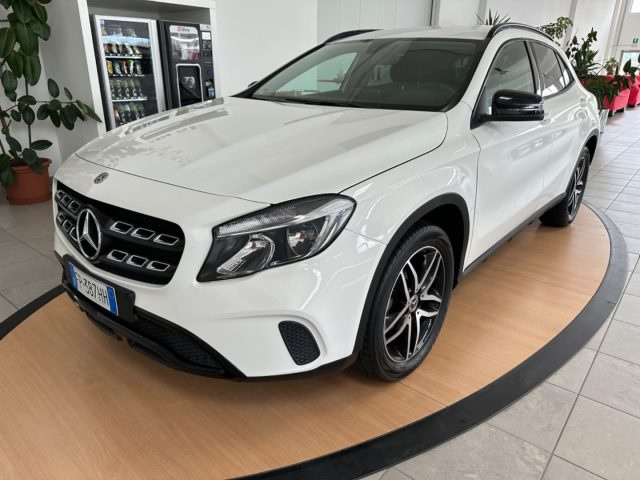 MERCEDES-BENZ GLA 180 d Executive 