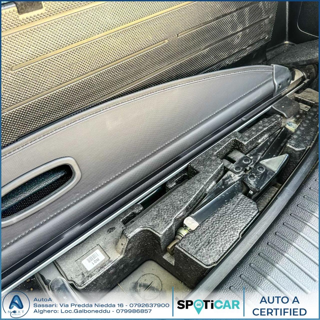 KIA Carens 1.7 CRDi 115 CV Class - 11