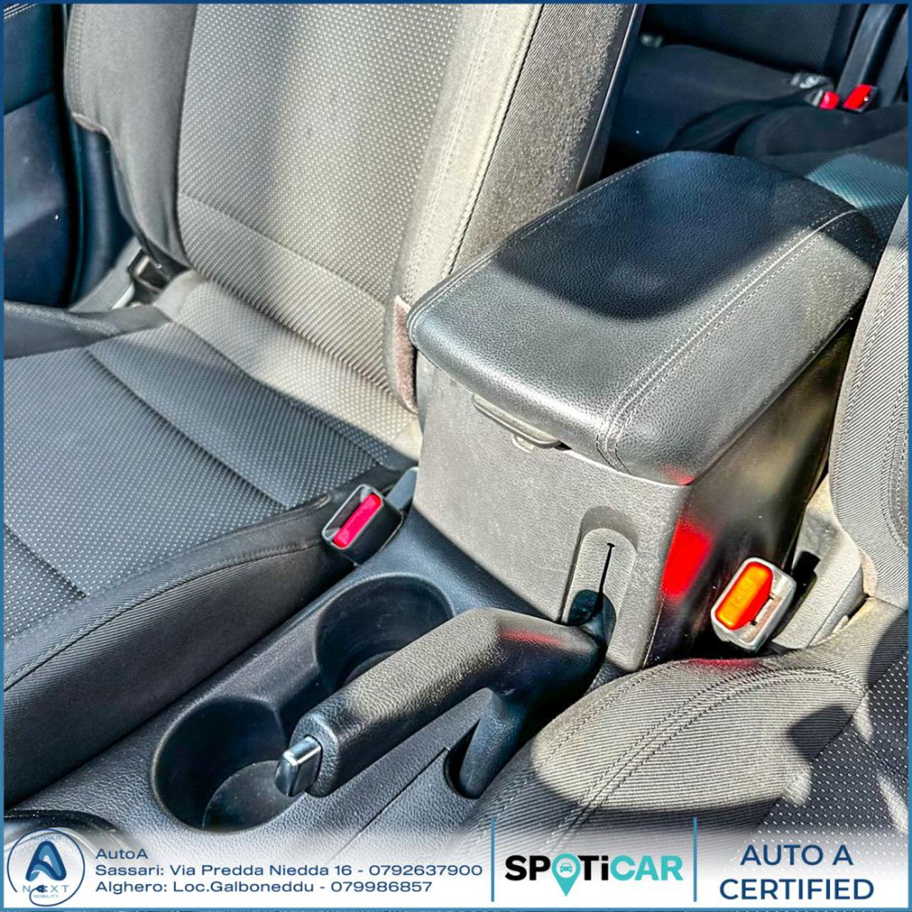 KIA Carens 1.7 CRDi 115 CV Class - 29