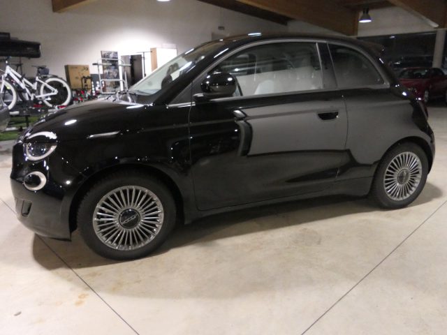 FIAT 500 Schwarz pastell