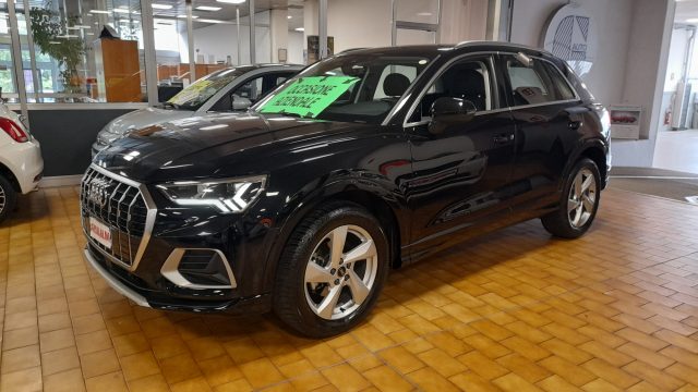 AUDI Q3 35 TDI quattro S tronic Business Advanced 