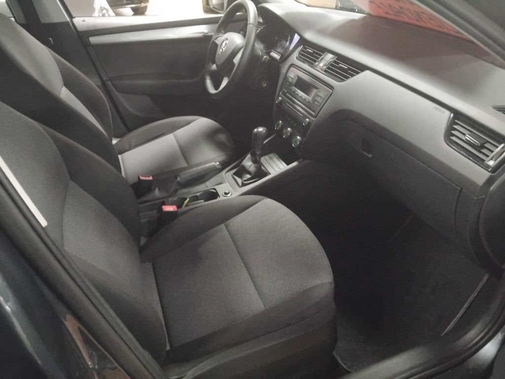 SKODA Octavia 1.6 TDI CR 90 CV Wagon Active - 11