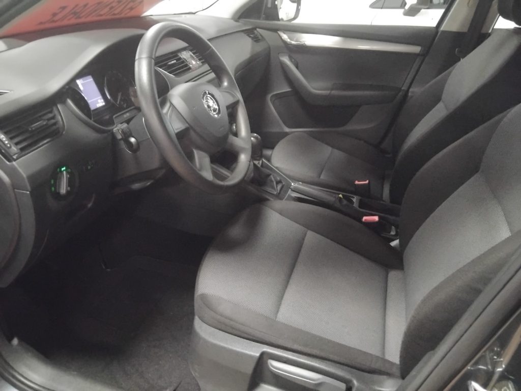 SKODA Octavia 1.6 TDI CR 90 CV Wagon Active - 13