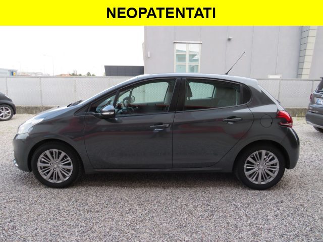 PEUGEOT 208 PureTech 82 5 porte Active neopatentati 