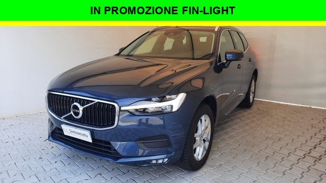 VOLVO XC60 B4 (d) AWD automatico Momentum Pro 