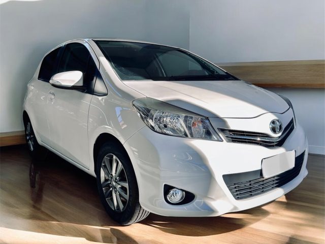 TOYOTA Yaris 1.0 5 porte Lounge 