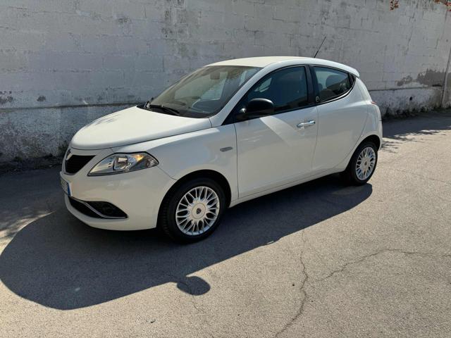 LANCIA Ypsilon 1.2 69 CV 5 porte GPL Ecochic Gold 