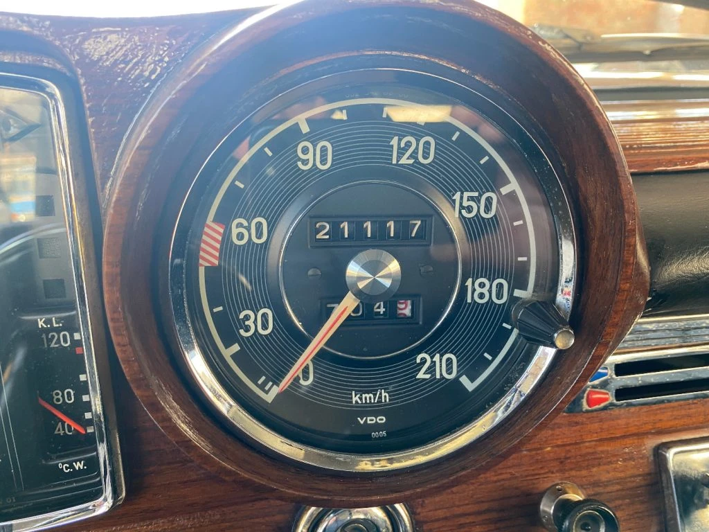 MERCEDES-BENZ 220 SEB 220SE COUPE - 11