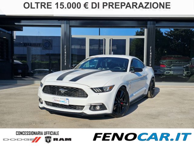 FORD Mustang Bianco pastello
