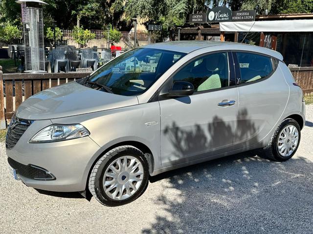 LANCIA Ypsilon 0.9 TwinAir 85 CV 5 porte S&S DFN Silver Usato