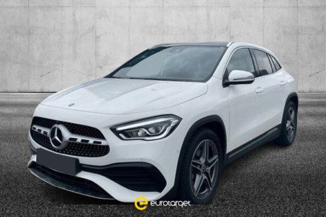 MERCEDES-BENZ GLA 200 Automatic Premium 