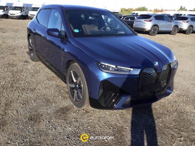 BMW iX xDrive40 Pacchetto Sportivo 