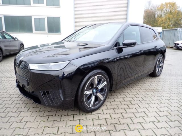 BMW iX xDrive40 Pacchetto Sportivo 