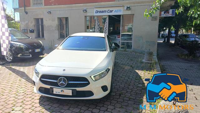 MERCEDES-BENZ A 200 d Automatic Premium 