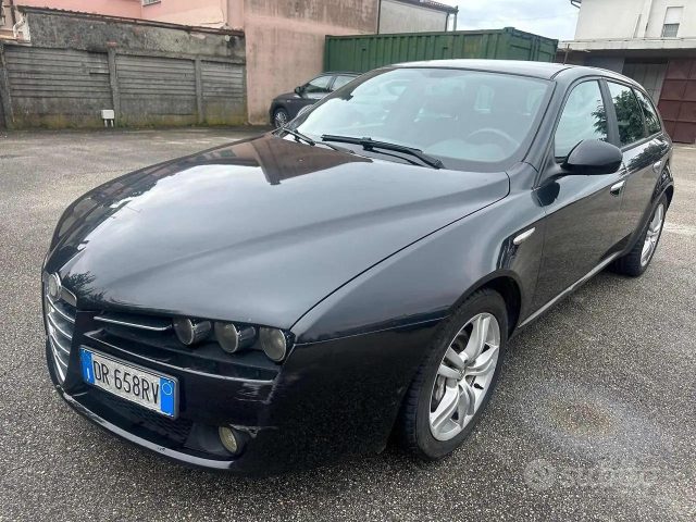 ALFA ROMEO 159 1.9 JTDm 16V Sportwagon Distinctive 