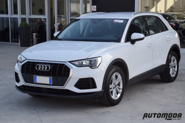 AUDI Q3 2.0 tdi Business s-tronic 