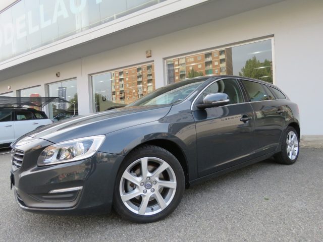 VOLVO V60 D4 Geartronic Momentum 