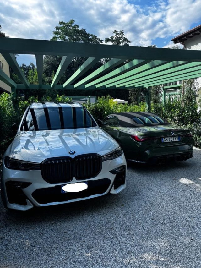 BMW X7 M Bianco pastello