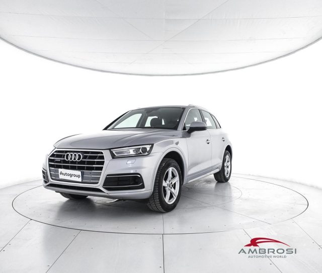 AUDI Q5 40 TDI quattro S tronic Business 