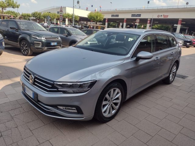 VOLKSWAGEN Passat Variant 1.6 TDI SCR DSG Business BMT 