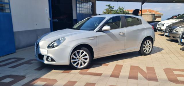 ALFA ROMEO Giulietta bianco perlato metallizzato